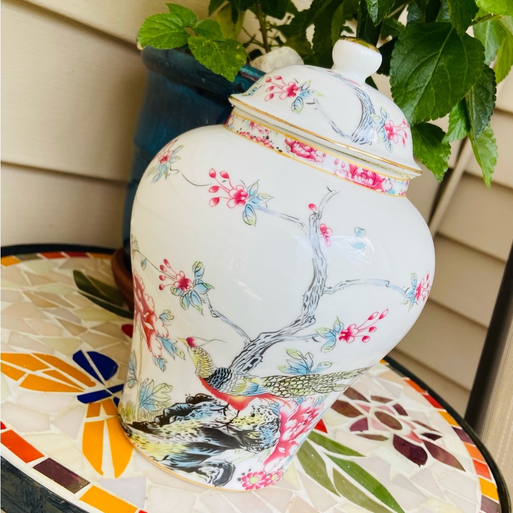 NWT Hand Painted Urn/Vessel Featuring Pheasants,Flowers,Foliage,Detailed Designs - Picture 13 of 16